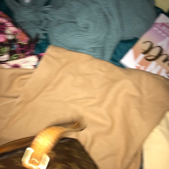 Louis Vuitton - Picture 5 of 5